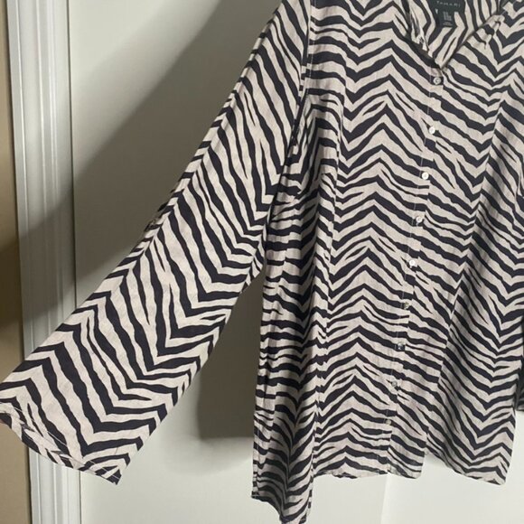 (2) Tahari linen tunic blouses 3X green brown stripe - Picture 6 of 12